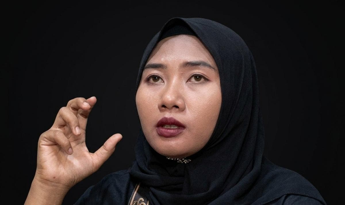 Herawati Gemetaran usai Ponselnya Dibanting Erin Taulany, Ngaku Takut usai Dipukul Sapu Lidi Herawati Gemetaran usai Ponselnya Dibanting Erin Taulany, Ngaku Takut usai Dipukul Sapu Lidi