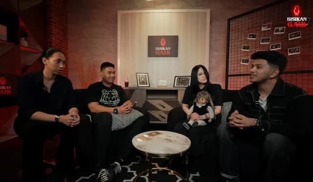 The Sacred Riana Ungkap Alami Insiden Menegangkan saat Tampil di Atas Panggung The Sacred Riana Ungkap Alami Insiden Menegangkan saat Tampil di Atas Panggung
