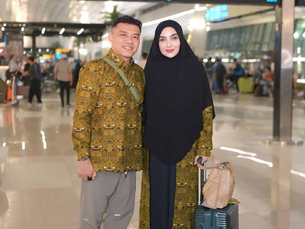 Ashanty dan Anang Hermansyah Berangkat Haji Hari Ini, Minta Dimaafkan Segala Dosa Ashanty dan Anang Hermansyah Berangkat Haji Hari Ini, Minta Dimaafkan Segala Dosa