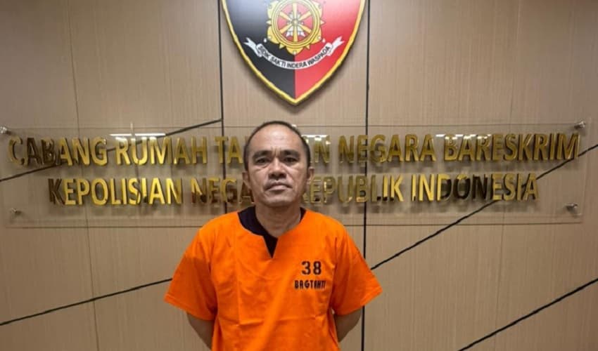 Mantan Kasat Narkoba Polres Kutai Barat Ditahan di Rutan Bareskrim, Begini Tampangnya Mantan Kasat Narkoba Polres Kutai Barat Ditahan di Rutan Bareskrim, Begini Tampangnya