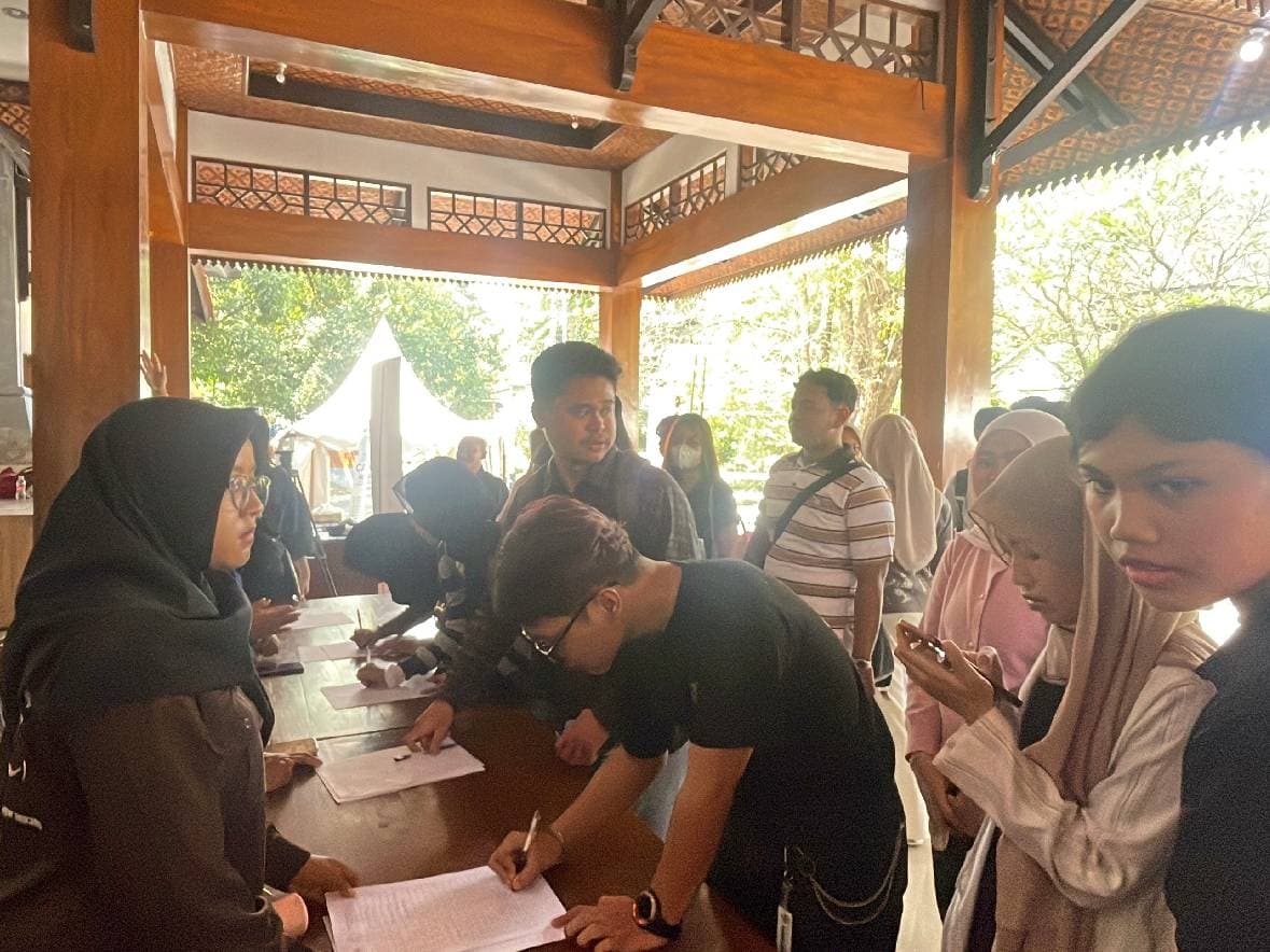 iNews Media Group Campus Connect Jadi Jembatan Mahasiswa UNS Kenal Dunia Industri Media iNews Media Group Campus Connect Jadi Jembatan Mahasiswa UNS Kenal Dunia Industri Media