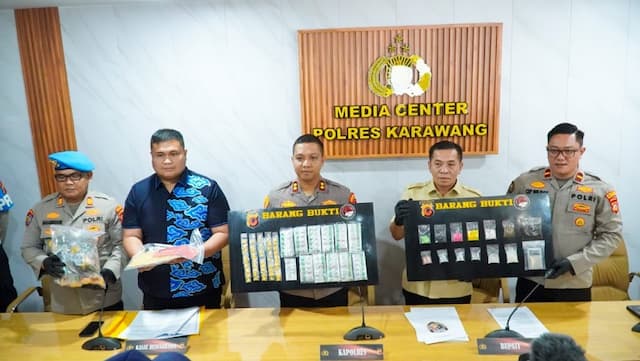 Polres Karawang Ungkap 20 Kasus Narkotika dan Obat Keras Ilegal, 24 Orang Ditangkap Polres Karawang Ungkap 20 Kasus Narkotika dan Obat Keras Ilegal, 24 Orang Ditangkap