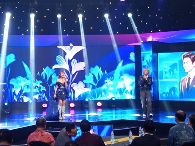 Duet DIA dan Ghea Indrawari Buka Digital Innovation Awards 2026, Penonton Nyanyi Bareng! Duet DIA dan Ghea Indrawari Buka Digital Innovation Awards 2026, Penonton Nyanyi Bareng!