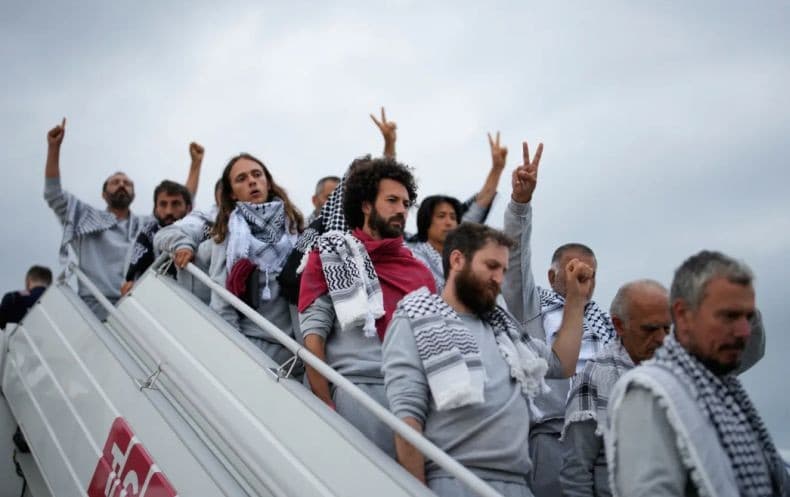 Aktivis GSF Diculik dan Disiksa, Italia Pertimbangkan Gugat Israel Aktivis GSF Diculik dan Disiksa, Italia Pertimbangkan Gugat Israel