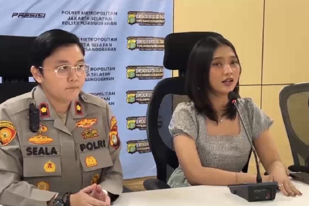 Kronologi Penumpang JakLingko Dianiaya ODGJ di Jaksel, Tiba-Tiba Ditabok dan Ditendang Kronologi Penumpang JakLingko Dianiaya ODGJ di Jaksel, Tiba-Tiba Ditabok dan Ditendang