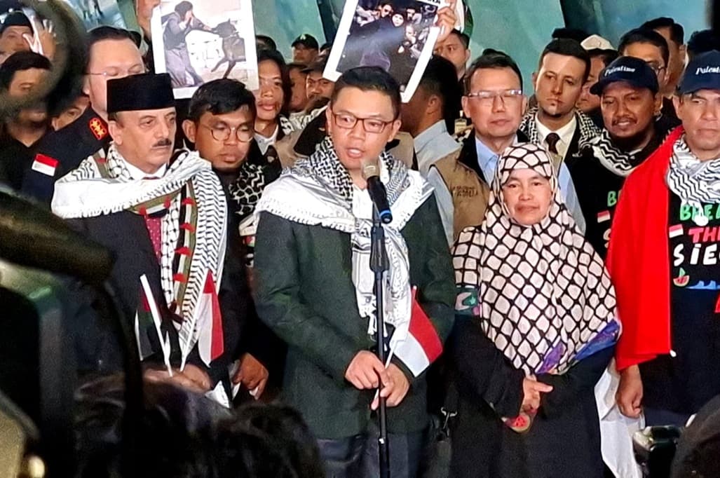 Menlu Sambut 9 WNI yang Sempat Diculik Israel: Selamat Berkumpul dengan Keluarga! Menlu Sambut 9 WNI yang Sempat Diculik Israel: Selamat Berkumpul dengan Keluarga!