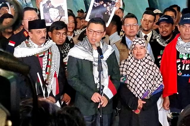 Menlu Sambut 9 WNI yang Sempat Diculik Israel: Selamat Berkumpul dengan Keluarga! Menlu Sambut 9 WNI yang Sempat Diculik Israel: Selamat Berkumpul dengan Keluarga!