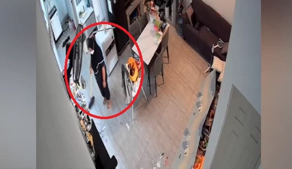 Terekam CCTV! ART Baru 1 Bulan Gasak Emas dan Uang Dolar Majikan di Surabaya Terekam CCTV! ART Baru 1 Bulan Gasak Emas dan Uang Dolar Majikan di Surabaya