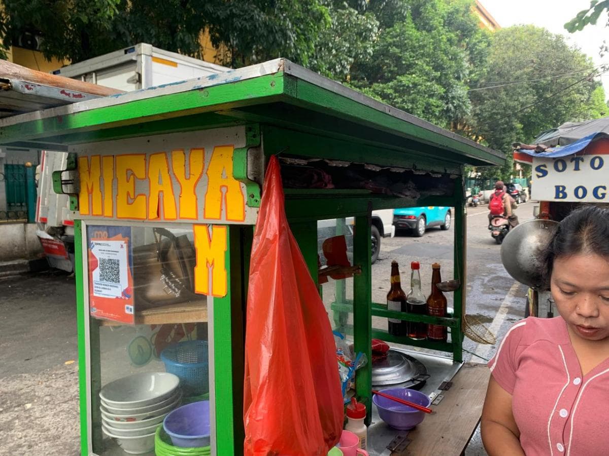 QRIS BRI Ubah Nasib Pedagang Mie Ayam Gondangdia, Laci Tunai Pernah Kosong Seharian QRIS BRI Ubah Nasib Pedagang Mie Ayam Gondangdia, Laci Tunai Pernah Kosong Seharian