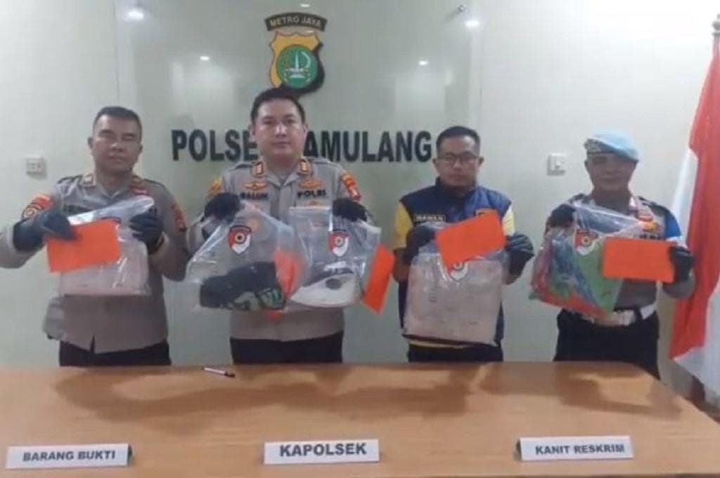 Keji! Anak Tega Bunuh Ibu Kandung di Tangsel gegara Warisan Keji! Anak Tega Bunuh Ibu Kandung di Tangsel gegara Warisan