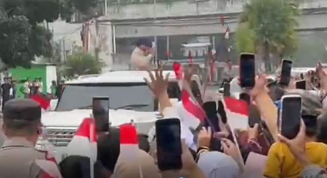 Presiden Prabowo Kunjungi Seskoad Bandung, Ratusan Siswa Histeris Sambut Kepala Negara Presiden Prabowo Kunjungi Seskoad Bandung, Ratusan Siswa Histeris Sambut Kepala Negara