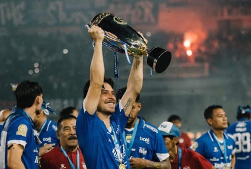 Panas! Thom Haye Sentil Pelatih Borneo FC usai Persib Juara Super League Panas! Thom Haye Sentil Pelatih Borneo FC usai Persib Juara Super League