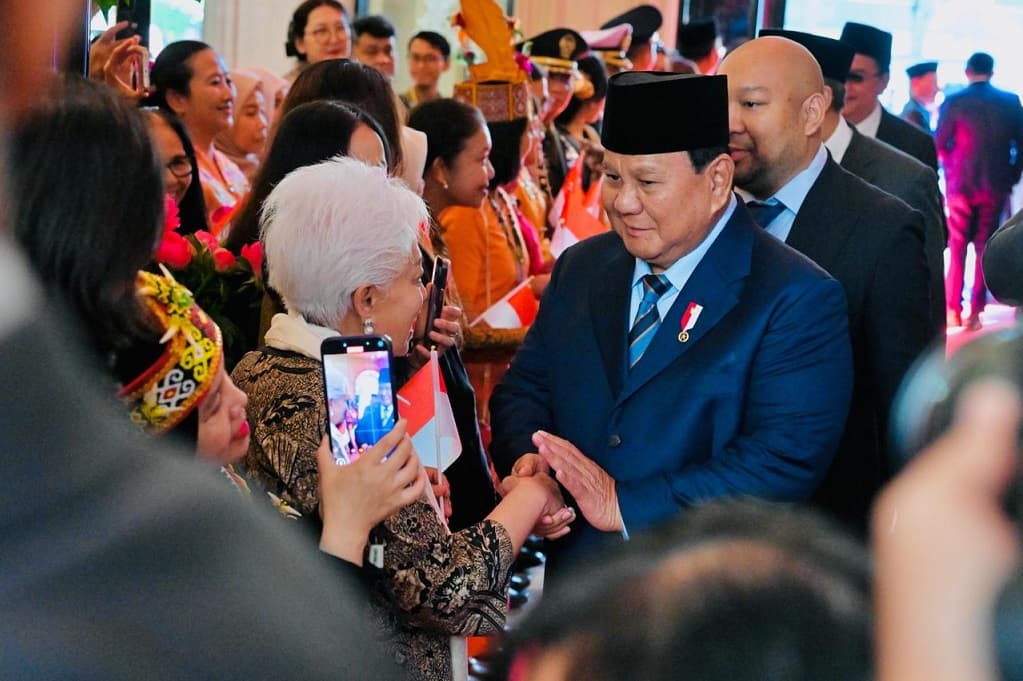 Diaspora RI Antusias Sambut Prabowo di Prancis: Bangga dan Senang! Diaspora RI Antusias Sambut Prabowo di Prancis: Bangga dan Senang!