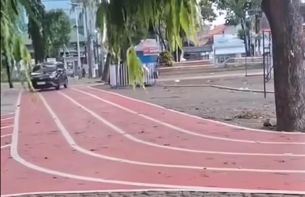 Satpol PP Perketat Pengamanan di Alun-Alun Bekasi usai Viral Dijadikan Tempat Belajar Nyetir Satpol PP Perketat Pengamanan di Alun-Alun Bekasi usai Viral Dijadikan Tempat Belajar Nyetir