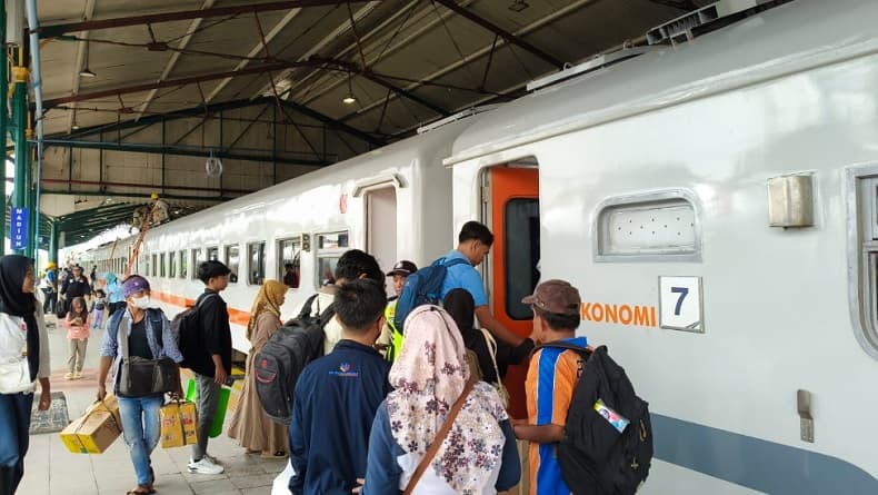 Jelang Libur Iduladha, Penumpang Kereta Api di Daop 7 Madiun Meningkat Jelang Libur Iduladha, Penumpang Kereta Api di Daop 7 Madiun Meningkat