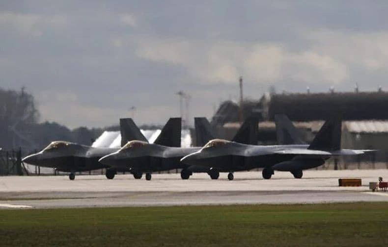 AS Kerahkan Banyak Jet Tempur F-22 dan Puluhan Pesawat Tanker ke Israel, Ada Apa? AS Kerahkan Banyak Jet Tempur F-22 dan Puluhan Pesawat Tanker ke Israel, Ada Apa?