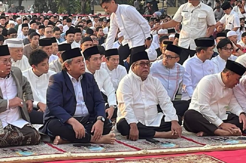 Suasana Khidmat Salat Iduladha di Balai Kota Jakarta, Dihadiri Wagub Rano Karno Suasana Khidmat Salat Iduladha di Balai Kota Jakarta, Dihadiri Wagub Rano Karno