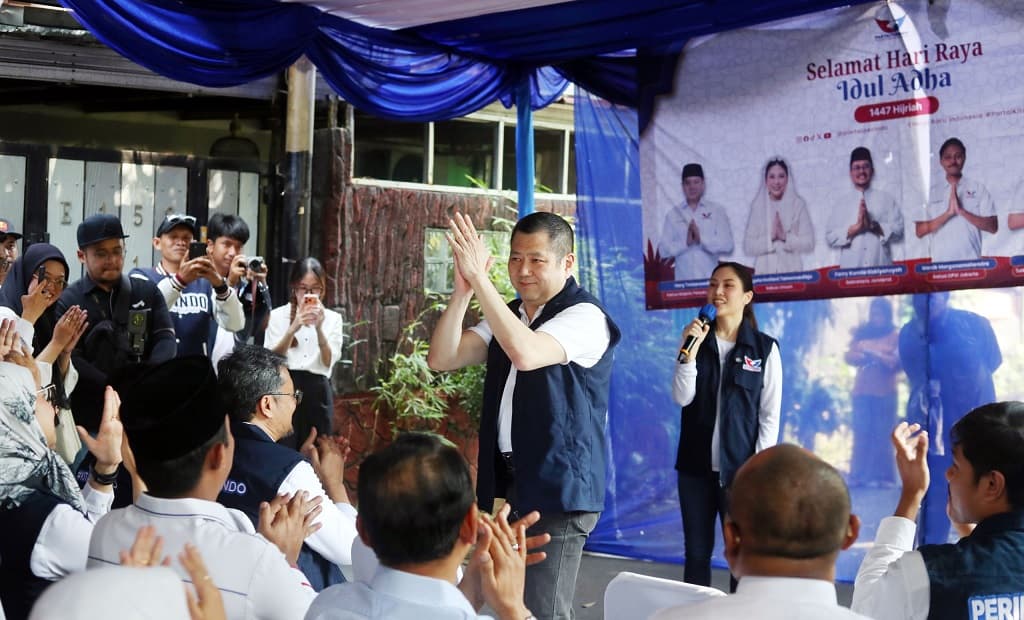 Ikut Rayakan Idul Adha Bareng Warga, HT Tegaskan Partai Perindo Ingin Sejahterakan Masyarakat Ikut Rayakan Idul Adha Bareng Warga, HT Tegaskan Partai Perindo Ingin Sejahterakan Masyarakat