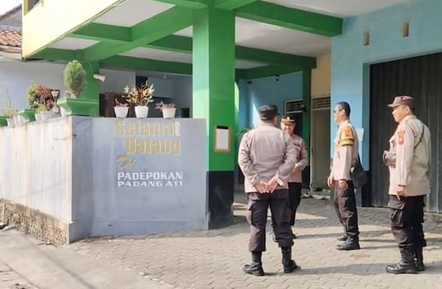 Pimpinan Padepokan Padang Ati Pekalongan Ditangkap, Diduga Cabuli Puluhan Santriwati Pimpinan Padepokan Padang Ati Pekalongan Ditangkap, Diduga Cabuli Puluhan Santriwati
