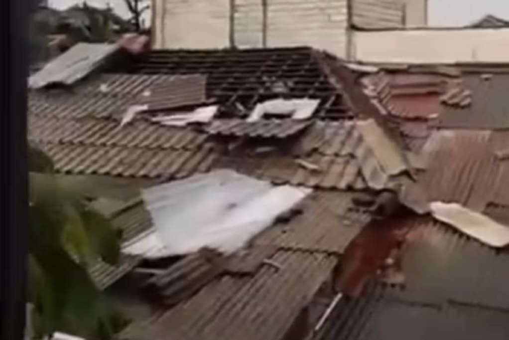BNPB: 40 Rumah Rusak akibat Angin Kencang di Ciputat Tangsel BNPB: 40 Rumah Rusak akibat Angin Kencang di Ciputat Tangsel