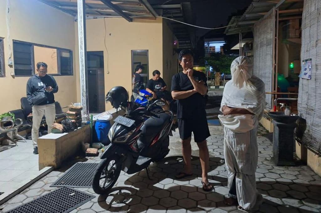 Live TikTok Pocong di Terowongan Kereta Api, 3 Pelajar di Sragen Ditangkap Live TikTok Pocong di Terowongan Kereta Api, 3 Pelajar di Sragen Ditangkap