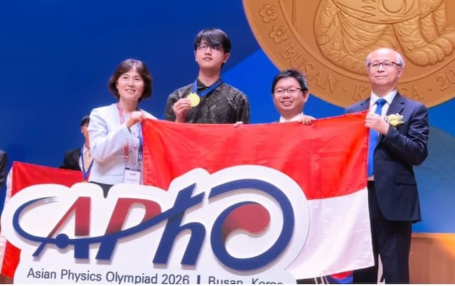 Hebat, Siswa Indonesia Rebut Medali Emas Olimpiade Fisika Asia di Korea Selatan Hebat, Siswa Indonesia Rebut Medali Emas Olimpiade Fisika Asia di Korea Selatan