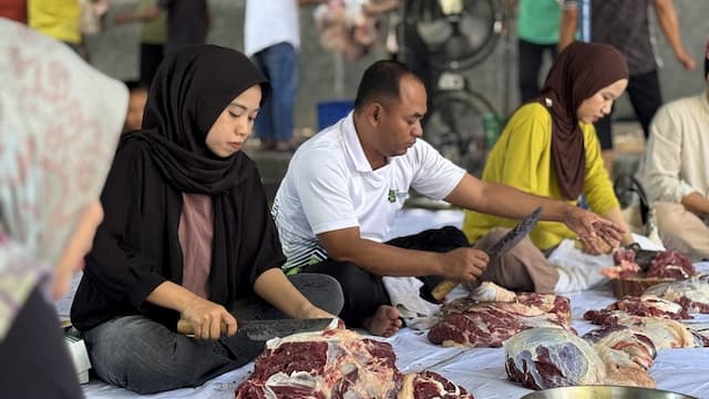 Hari Raya Iduladha 1447 H, Lorin Group Solo Sembelih 6 Sapi dan 4 Kambing Hari Raya Iduladha 1447 H, Lorin Group Solo Sembelih 6 Sapi dan 4 Kambing