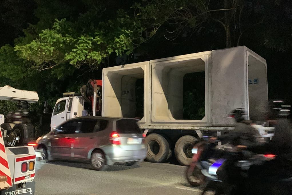 Jalan Ambles di Lenteng Agung Jaksel Mulai Diperbaiki, Target Rampung 3 Hari Jalan Ambles di Lenteng Agung Jaksel Mulai Diperbaiki, Target Rampung 3 Hari