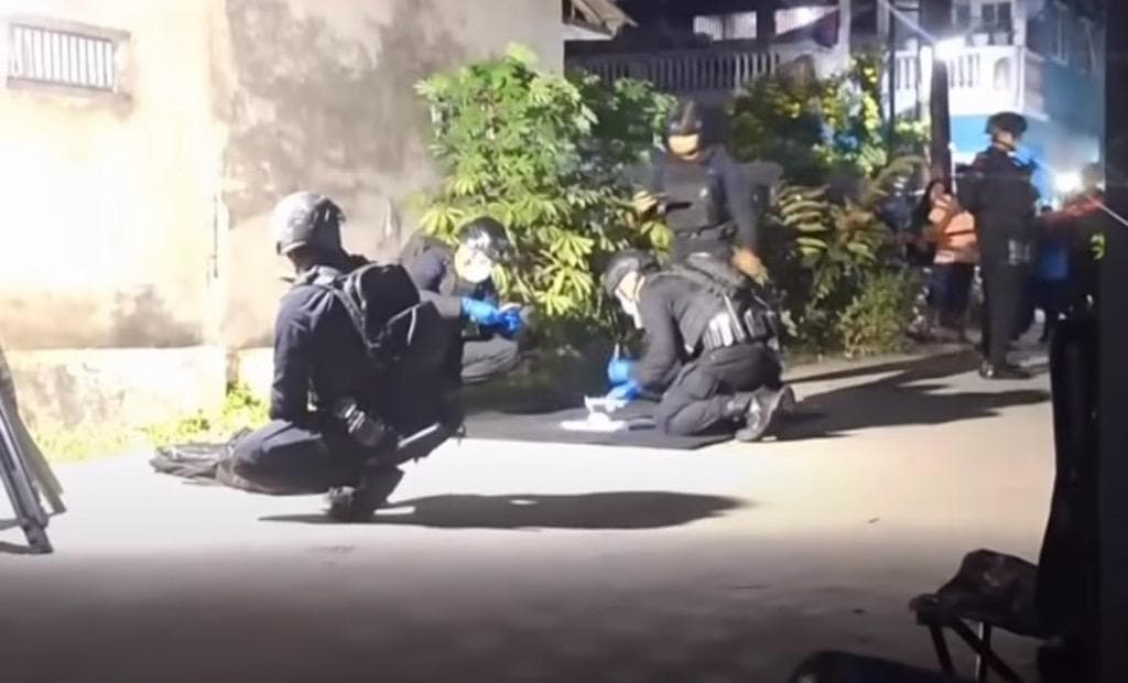 Viral Temuan Granat Nanas di Bekasi Timur, Polisi Turun Tangan Viral Temuan Granat Nanas di Bekasi Timur, Polisi Turun Tangan