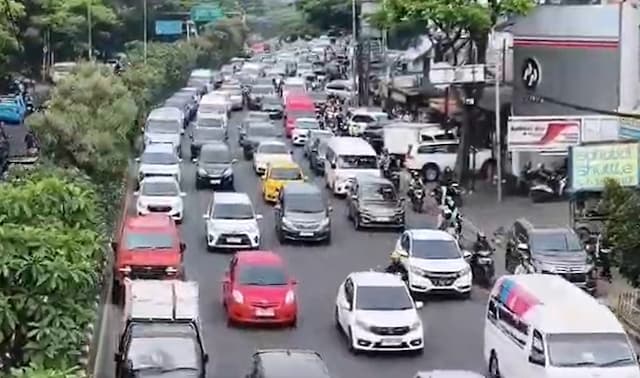 Ribuan Kendaraan Tinggalkan Bandung Hindari Puncak Arus Balik Libur Panjang Ribuan Kendaraan Tinggalkan Bandung Hindari Puncak Arus Balik Libur Panjang