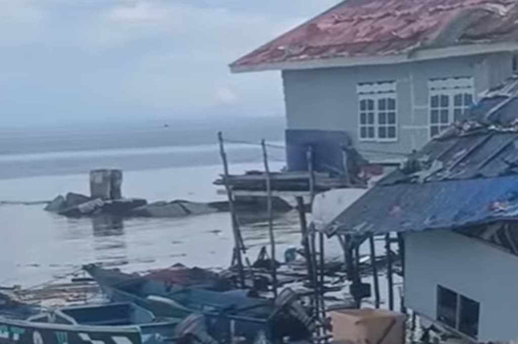 Bom Peninggalan Perang Dua II Meledak di Biak, 5 Orang Tewas Bom Peninggalan Perang Dua II Meledak di Biak, 5 Orang Tewas