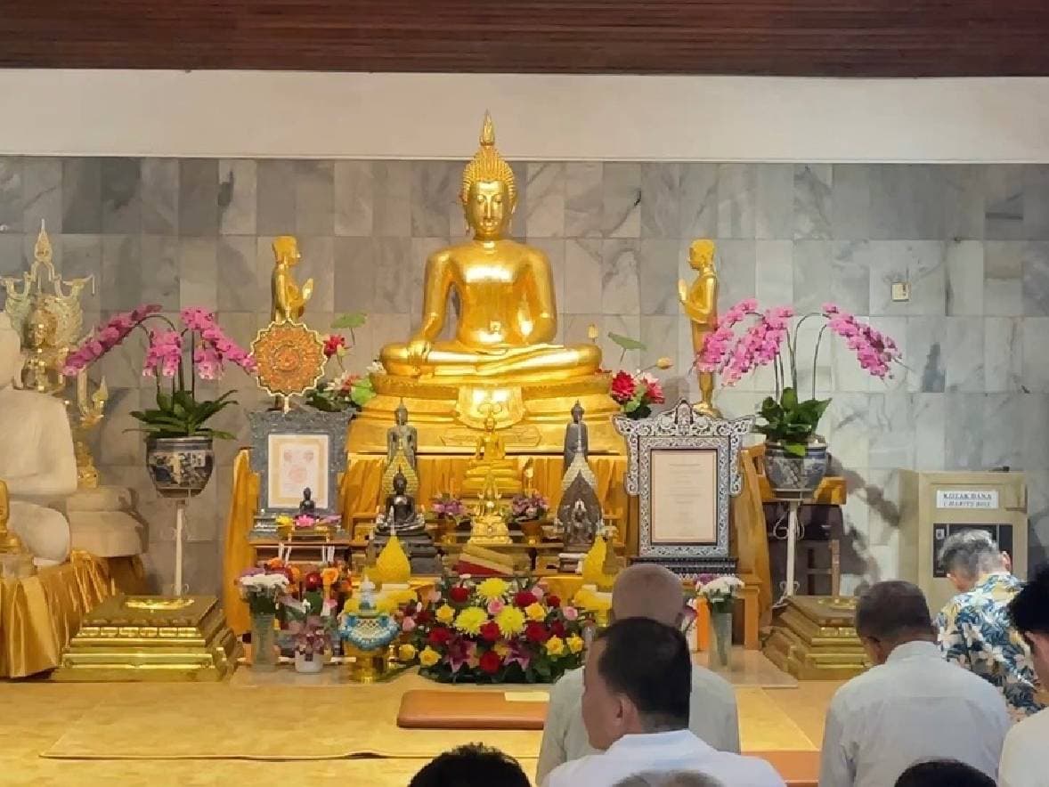 Jelang Detik-Detik Waisak 2026, Ratusan Umat Buddha Padati Vihara Jakarta Dhammacakka Jaya Jelang Detik-Detik Waisak 2026, Ratusan Umat Buddha Padati Vihara Jakarta Dhammacakka Jaya