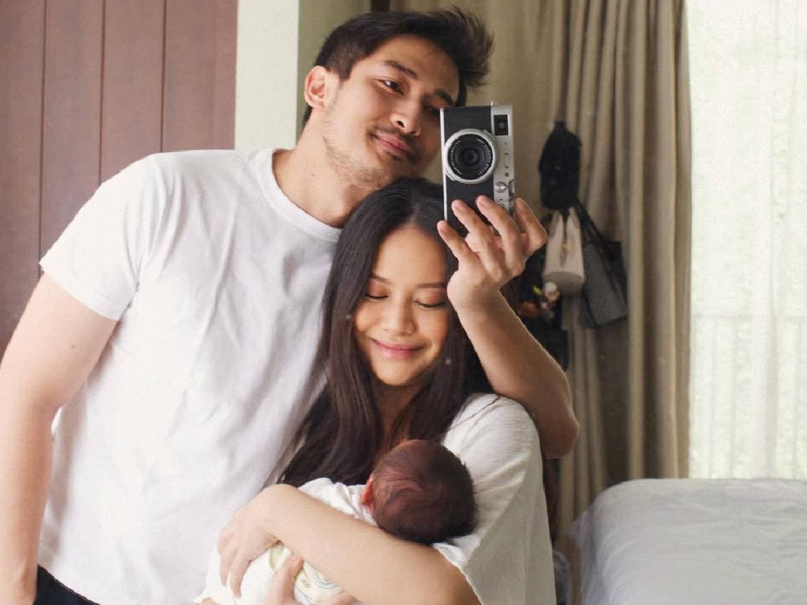 Selamat! Hanggini Umumkan Kelahiran Anak Pertama, Namanya Kian Badani Haneldra Selamat! Hanggini Umumkan Kelahiran Anak Pertama, Namanya Kian Badani Haneldra