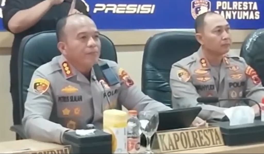 Ngaku Keturunan Sultan, Pria di Banyumas Tipu Jemaah Pengajian hingga Rp600 Juta Ngaku Keturunan Sultan, Pria di Banyumas Tipu Jemaah Pengajian hingga Rp600 Juta