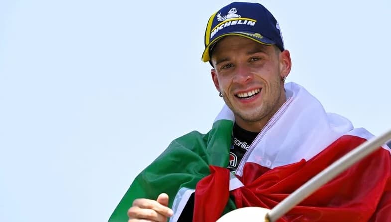 Komentar Marco Bezzecchi usai Juara MotoGP Italia 2026: 2 Lap Terakhir Berat Banget! Komentar Marco Bezzecchi usai Juara MotoGP Italia 2026: 2 Lap Terakhir Berat Banget!