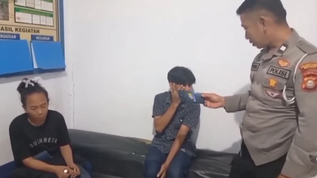 Licik! Pasutri di Makassar Bawa Kabur HP Warga, Tuduh Korban Begal saat Ditangkap Licik! Pasutri di Makassar Bawa Kabur HP Warga, Tuduh Korban Begal saat Ditangkap