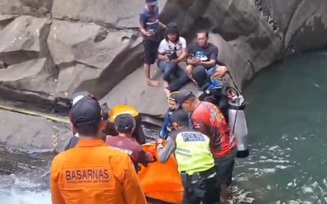 Kronologi 3 Remaja Tenggelam di Curug Rambukasang Brebes, 1 Ditemukan Tewas Kronologi 3 Remaja Tenggelam di Curug Rambukasang Brebes, 1 Ditemukan Tewas