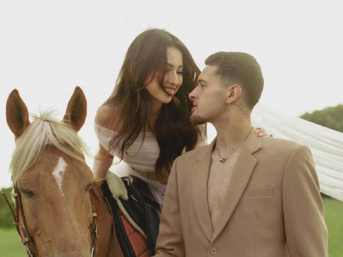 Potret Prewedding Terbaru Jennifer Coppen dan Justin Hubner Jadi Sorotan, Ini Fotonya! Potret Prewedding Terbaru Jennifer Coppen dan Justin Hubner Jadi Sorotan, Ini Fotonya!