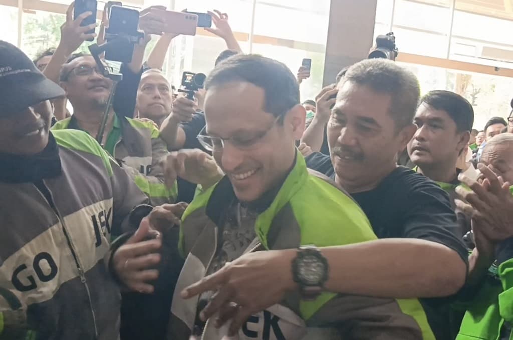Nadiem Pakai Jaket Gojek Bersejarah ke Sidang: Saya Sendiri Dulu yang Desain Nadiem Pakai Jaket Gojek Bersejarah ke Sidang: Saya Sendiri Dulu yang Desain