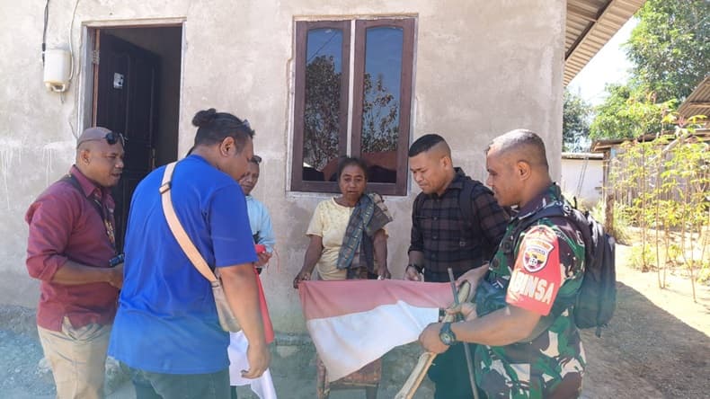 Merah Putih Berkibar di Perbatasan RI-RDTL, IJTI NTT: Bendera Lusuh Warga Akhirnya Diganti Baru Merah Putih Berkibar di Perbatasan RI-RDTL, IJTI NTT: Bendera Lusuh Warga Akhirnya Diganti Baru