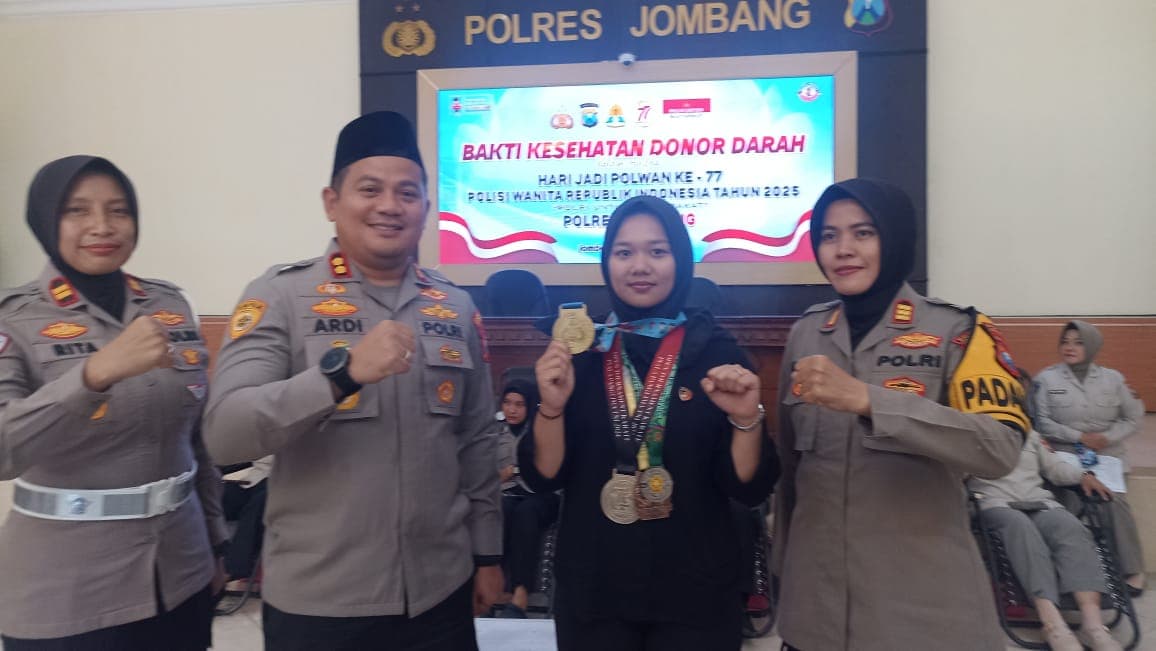 Kisah Thalya Rosa, Polwan Polres Jombang Punya Segudang Prestasi Hingga Level Internasional Kisah Thalya Rosa, Polwan Polres Jombang Punya Segudang Prestasi Hingga Level Internasional