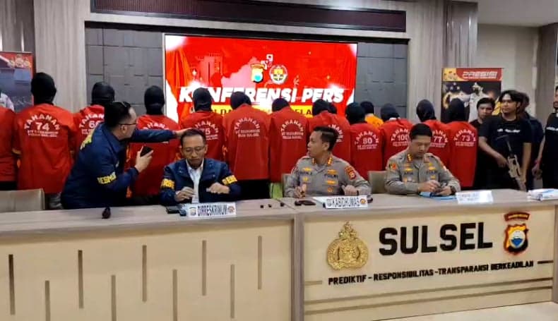 Resmi! 29 Tersangka Kerusuhan dan Pembakaran Kantor DPRD di Makassar, Berikut Identitas Lengkapnya Resmi! 29 Tersangka Kerusuhan dan Pembakaran Kantor DPRD di Makassar, Berikut Identitas Lengkapnya