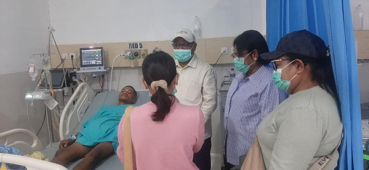 Maikel Welerubun, Pasien Luka Tembak Dalam Kerusuhan di Kota Sorong Dirujuk ke Manado Maikel Welerubun, Pasien Luka Tembak Dalam Kerusuhan di Kota Sorong Dirujuk ke Manado