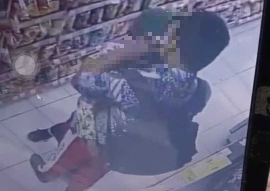 Viral, Video Mesum Pasangan Remaja SMA Bikin Heboh Warga Jombang, Polisi Turun Tangan! Viral, Video Mesum Pasangan Remaja SMA Bikin Heboh Warga Jombang, Polisi Turun Tangan!