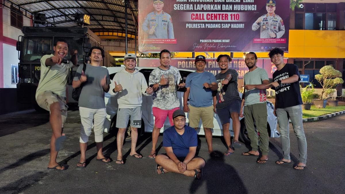 Identitas Terbongkar, Pelaku Pengancaman Pakai Pisau di Padang Ternyata Sopir Taksi Online Identitas Terbongkar, Pelaku Pengancaman Pakai Pisau di Padang Ternyata Sopir Taksi Online