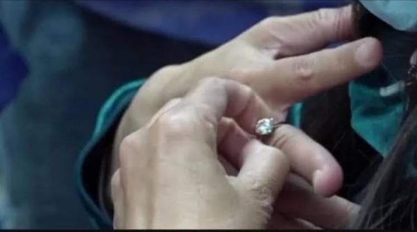 9 Arti Mimpi Bertunangan, Mulai Dari Orang Tak Dikenal, Pacar Tetangga Hingga Calon yang Dijodohkan 9 Arti Mimpi Bertunangan, Mulai Dari Orang Tak Dikenal, Pacar Tetangga Hingga Calon yang Dijodohkan