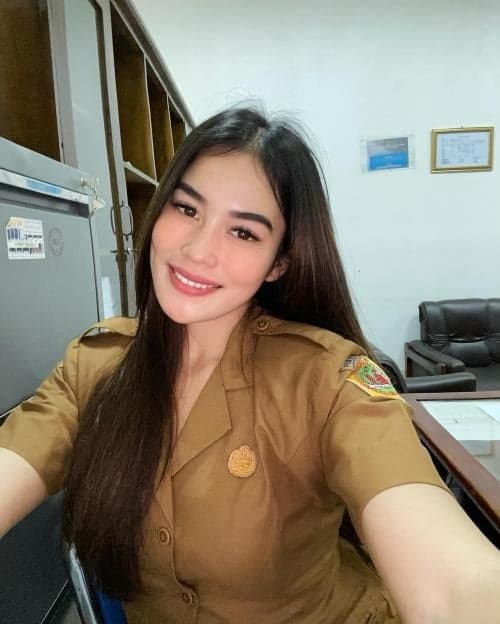 5 Pose Kadek Puspita Dewi PNS Cantik Bikin Heboh Dunia Maya, No 3 Sangat Stylish 5 Pose Kadek Puspita Dewi PNS Cantik Bikin Heboh Dunia Maya, No 3 Sangat Stylish