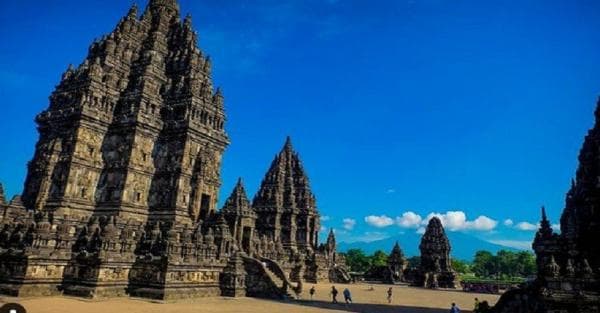5 Fakta Candi Prambanan yang Sengaja Disembunyikan, Nomor 4 Ada Cahaya Arca Dewi Durga 5 Fakta Candi Prambanan yang Sengaja Disembunyikan, Nomor 4 Ada Cahaya Arca Dewi Durga