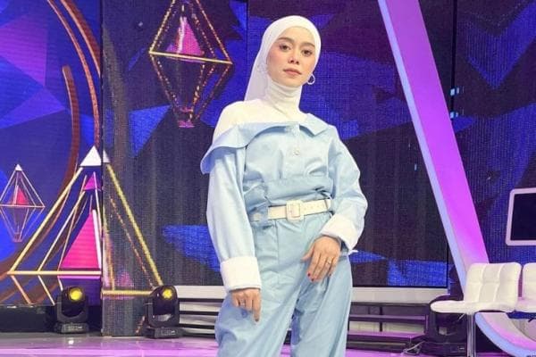 Viral CCTV Lesti Kejora Nyetir Mobil Usai Dugaan KDRT Rizky Billar, Ini Penjelasan Polisi Viral CCTV Lesti Kejora Nyetir Mobil Usai Dugaan KDRT Rizky Billar, Ini Penjelasan Polisi