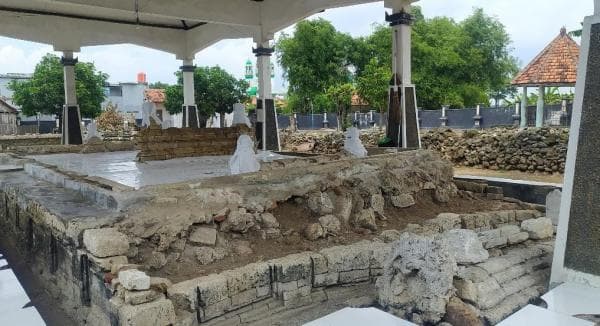 Siapa Tokoh yang Dimakamkan di Situs Panjilaras Sampang, Apakah Berkaitan dengan Majapahit? Siapa Tokoh yang Dimakamkan di Situs Panjilaras Sampang, Apakah Berkaitan dengan Majapahit?